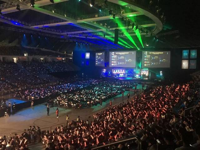 彼此高超的 彼此高超的